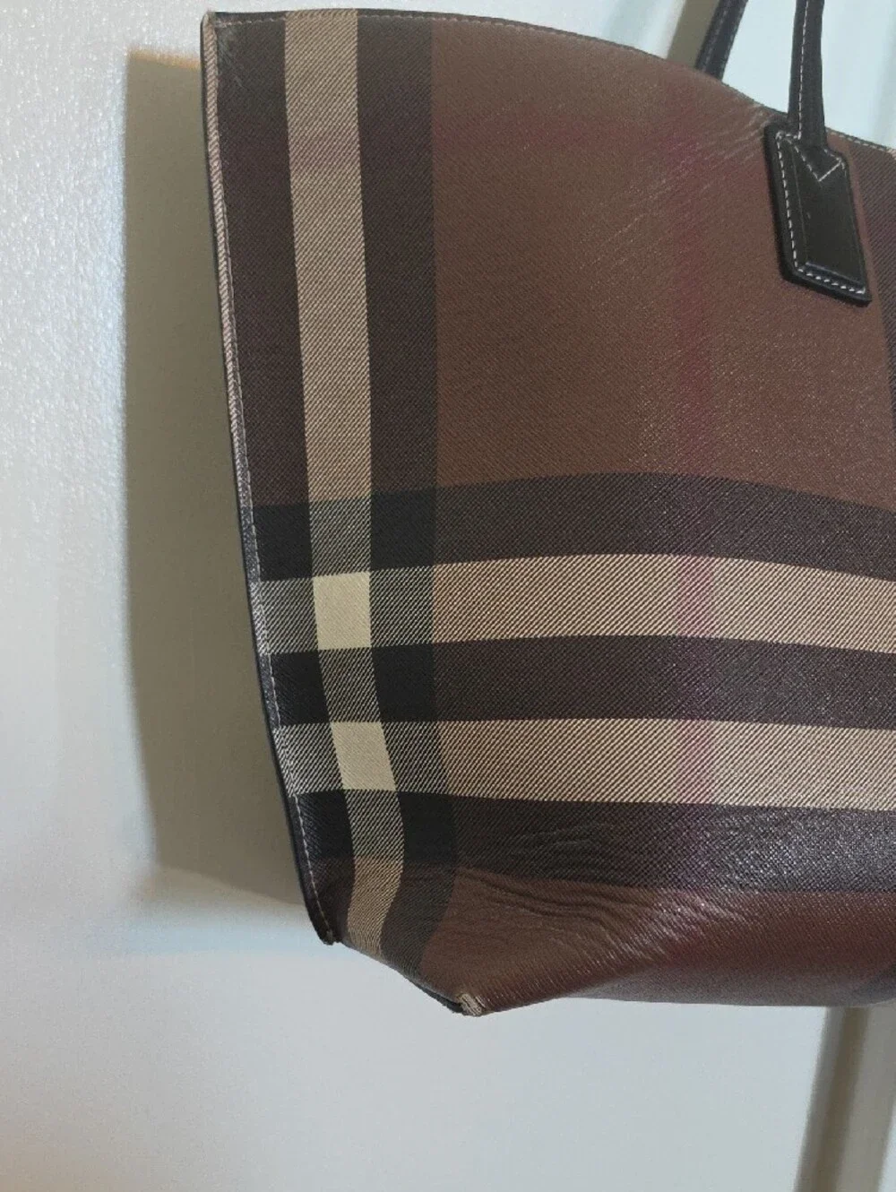 Burberry this medium